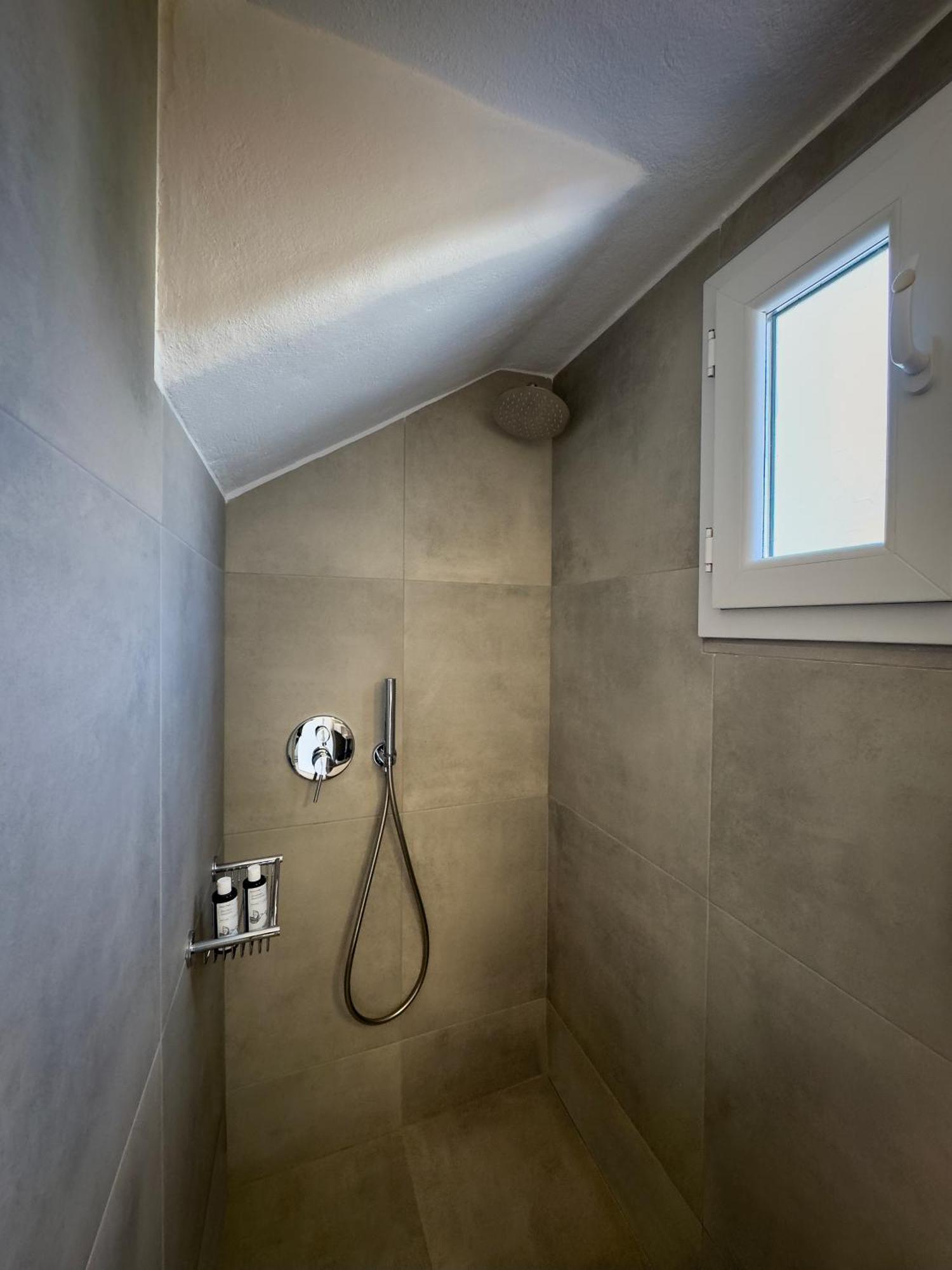 קרבוסטאסי יוון Aneton Residences Folegandros מראה חיצוני תמונה