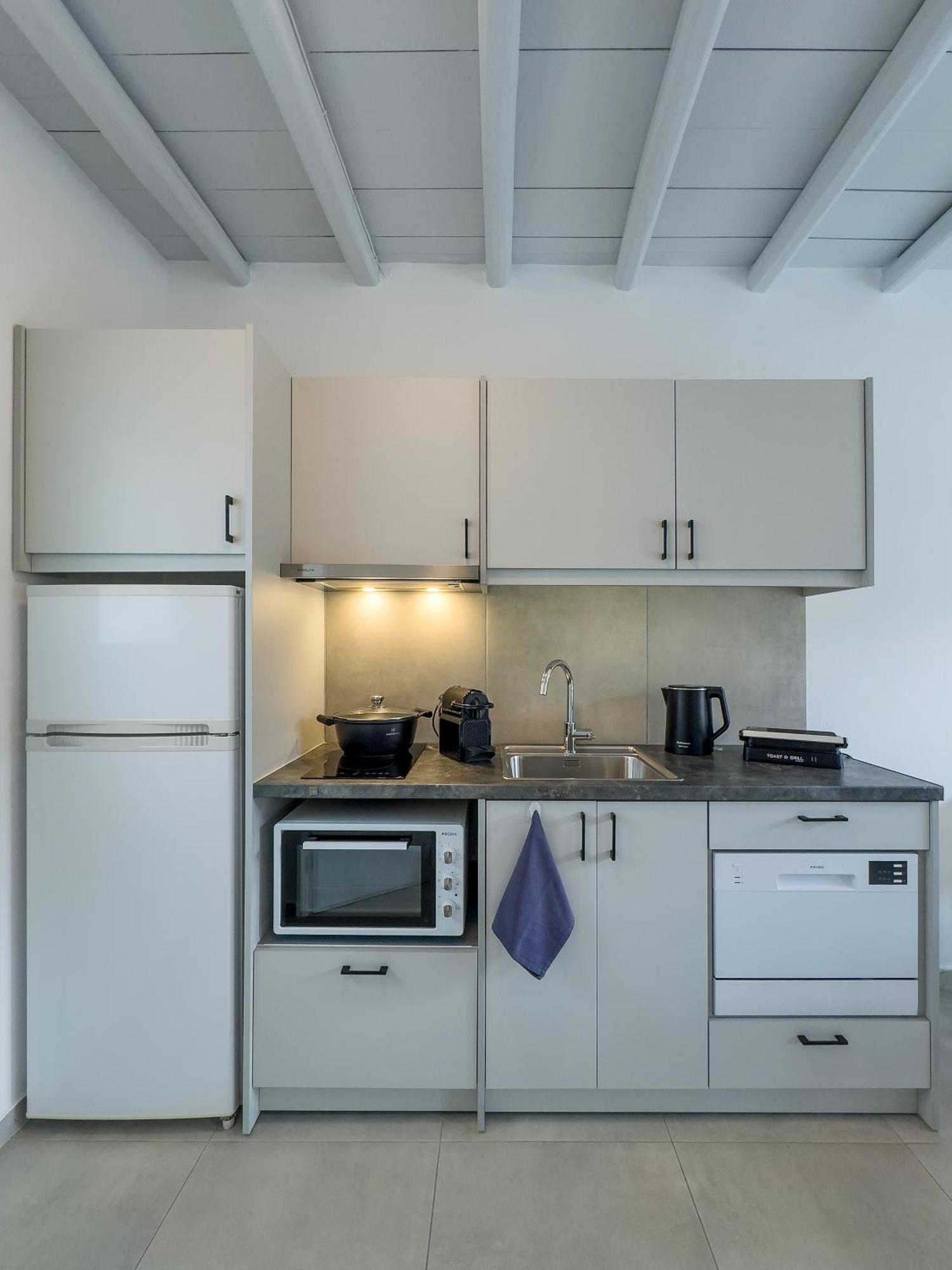 קרבוסטאסי יוון Aneton Residences Folegandros מראה חיצוני תמונה